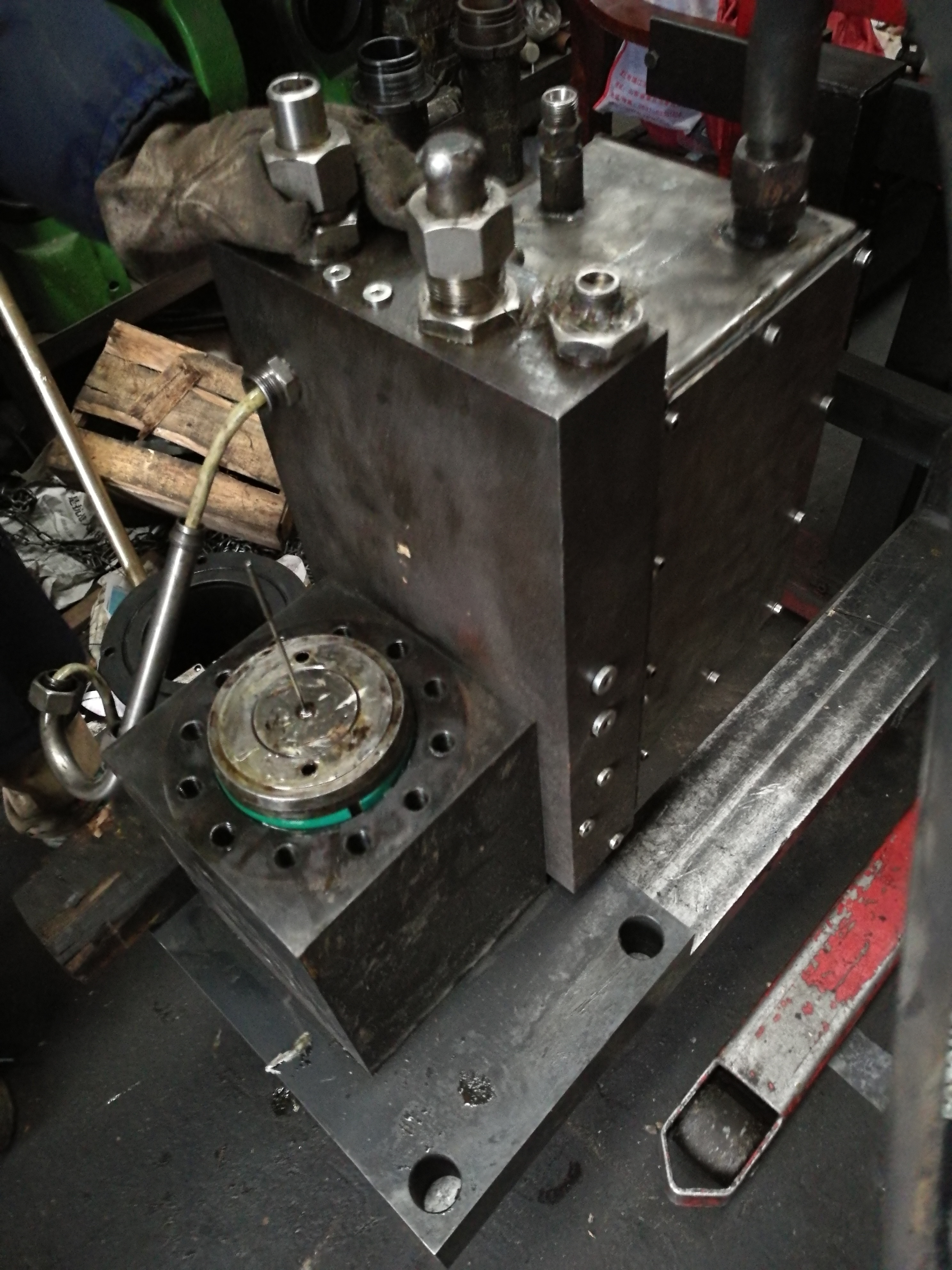 液壓油缸維修(圖16) 液壓油缸維修(圖16)