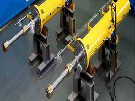 液壓油缸維修(圖2) 液壓油缸維修(圖2)